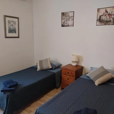 Rum i privatbostad quiet central village Naxxar