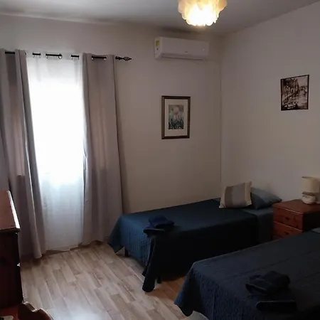 Rum i privatbostad quiet central village Naxxar