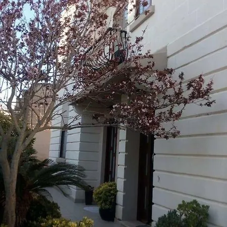 Homestay Naxxar Проживание в семье